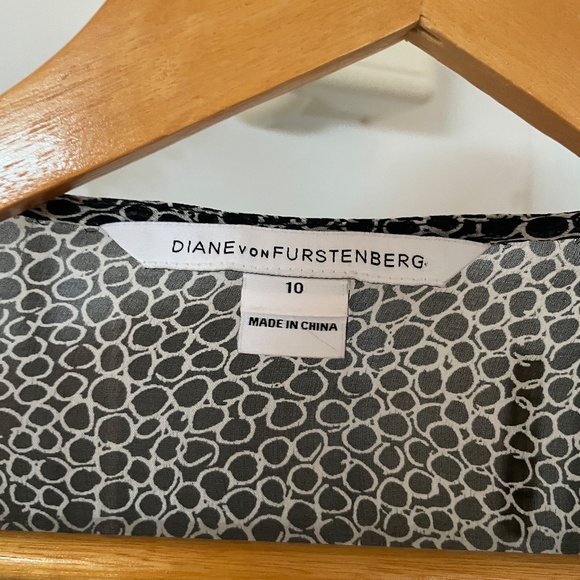 Diane Von Furstenberg Svetlana Sheer Silk Draped Long Sleeve Blouse Size 10 READ - Picture 4 of 8